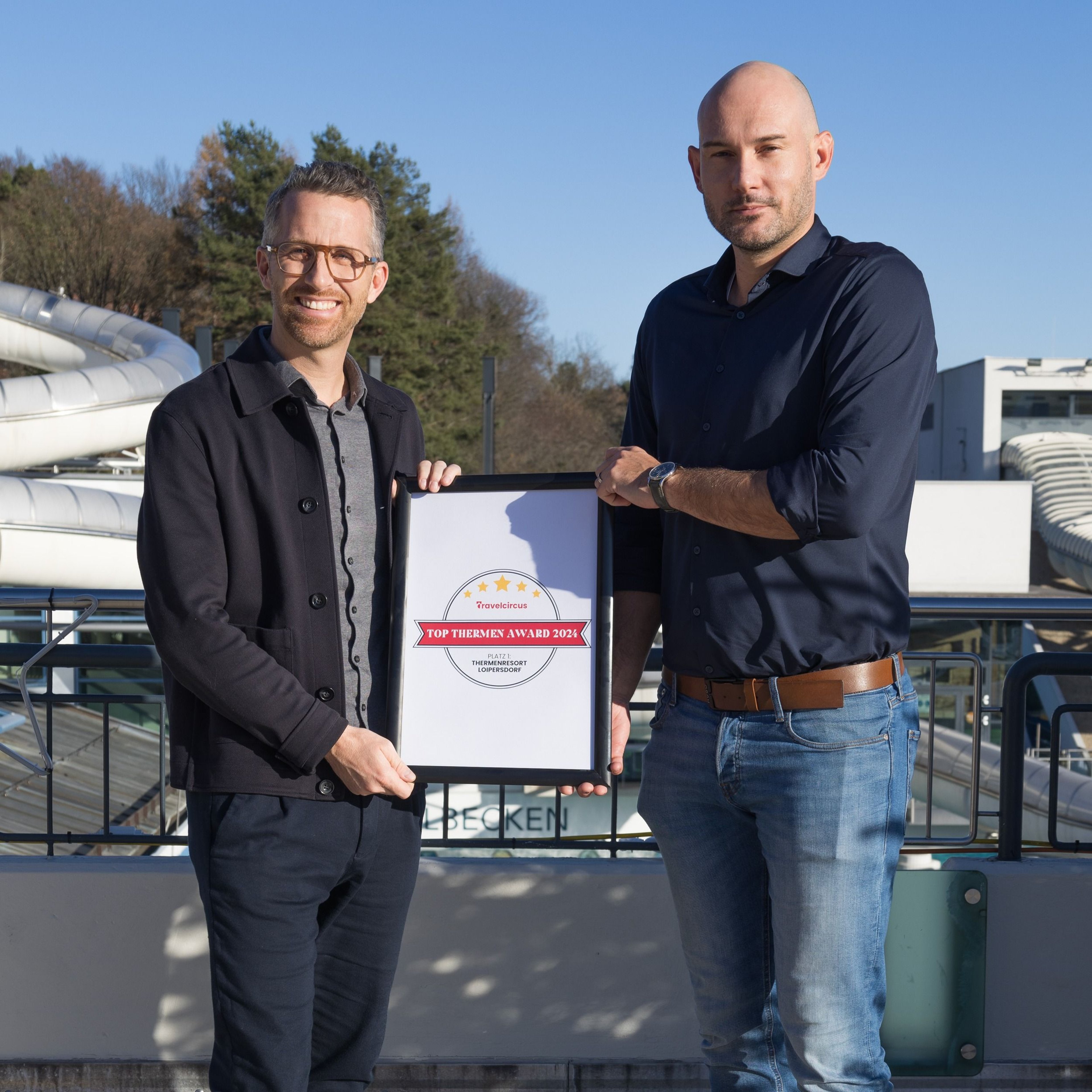 Geschäftsführung mit Travelcircus Top Thermen Award 2024