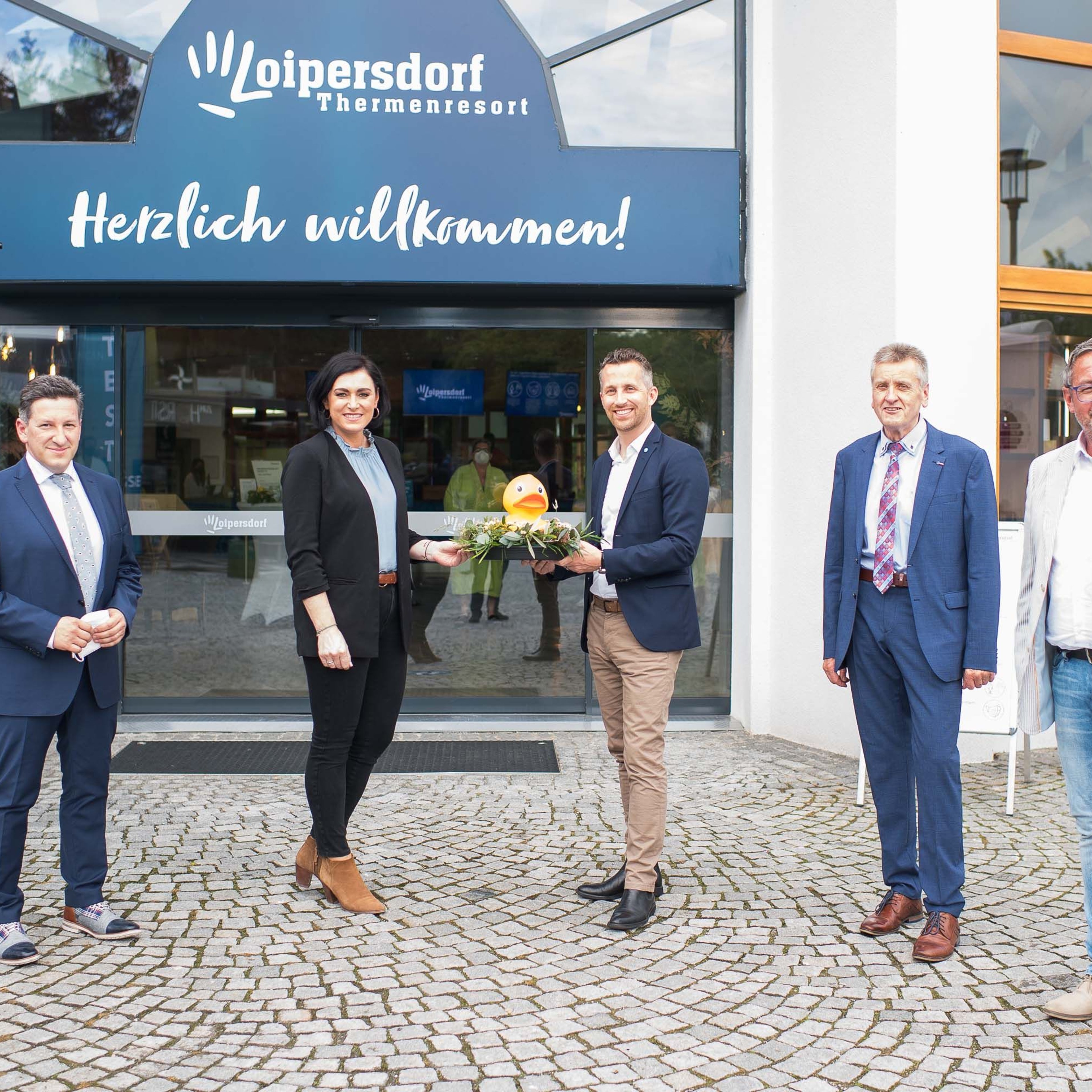 Tourismusministerin Elisabeth Köstinger auf Besuch im Thermenresort Loipersdorf.