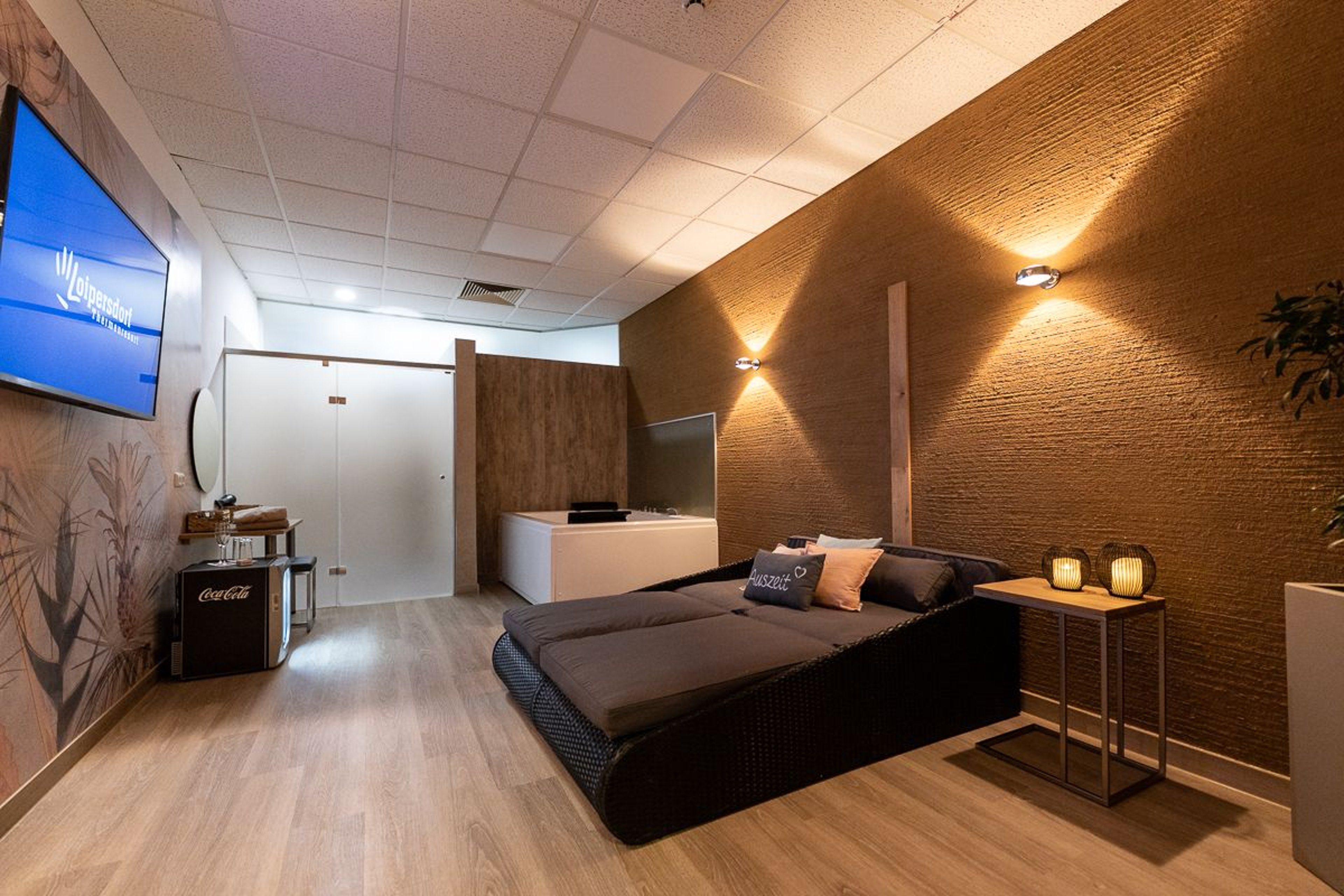 Eine von drei Private Spas mit Whirlwanne im Thermenbad.
