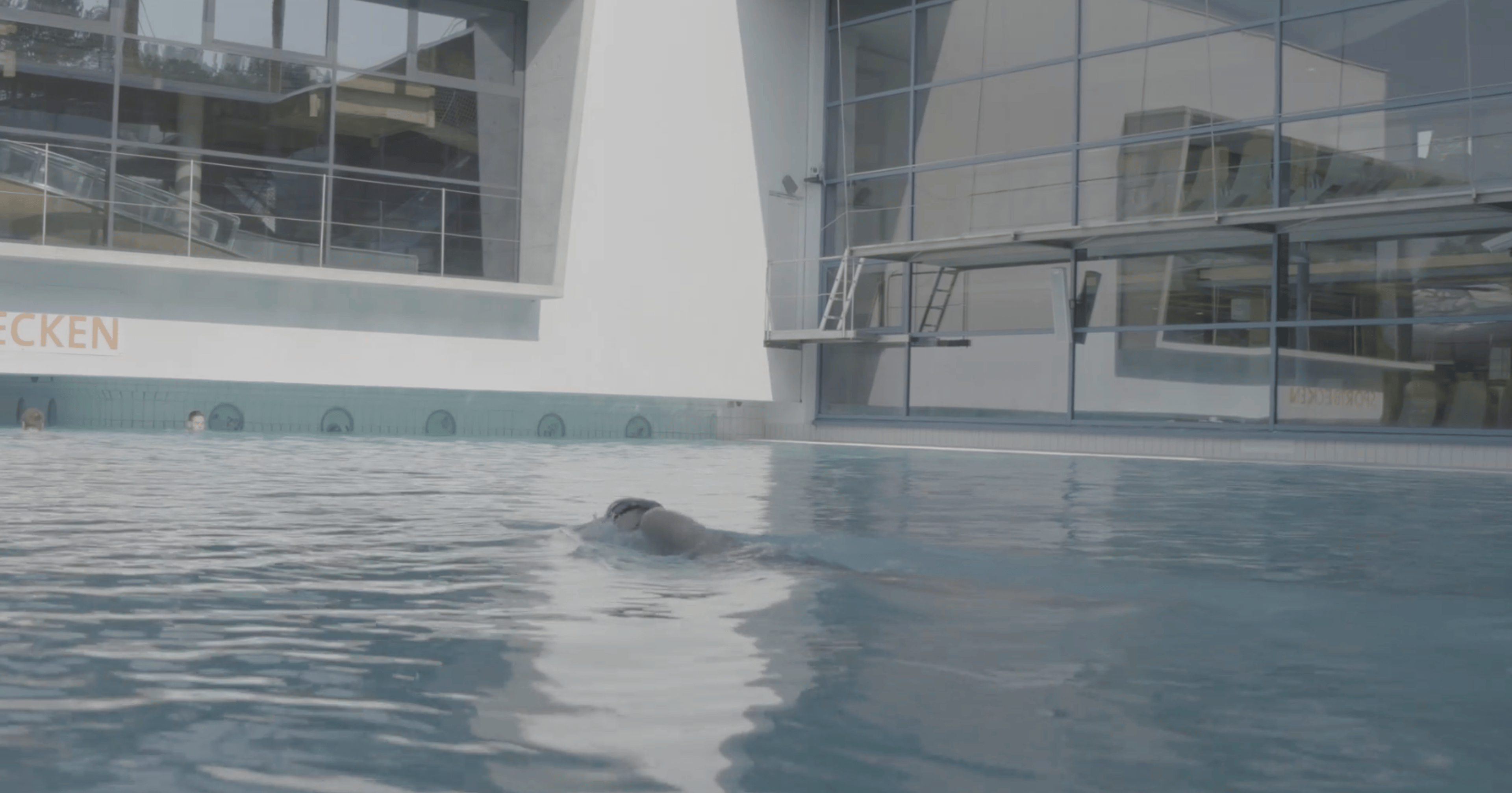 Swimmer in the sports pool at the Loipersdorf thermal spa resort.