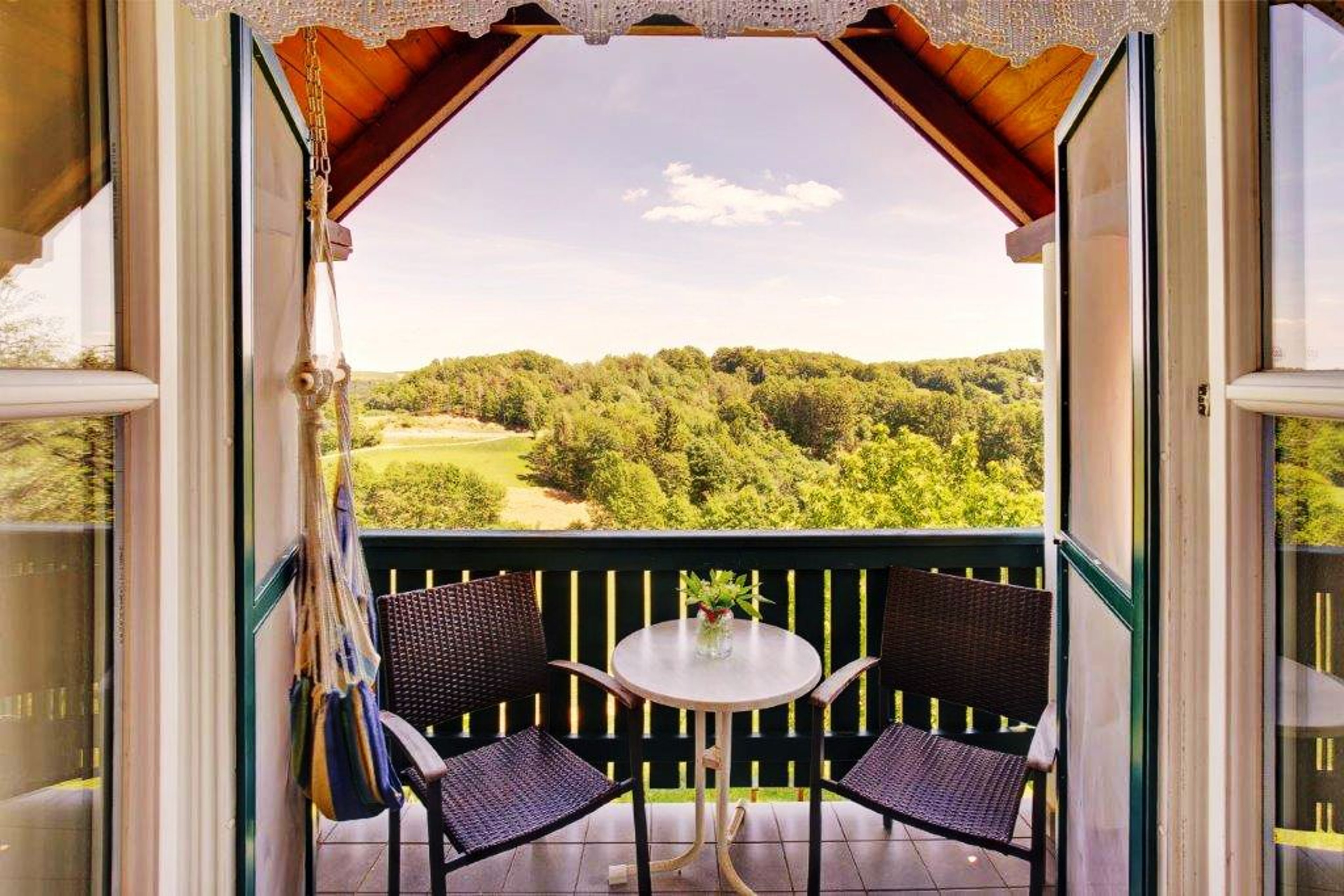 Der Blick auf dem Balkon am Birkenhof Loipersdorf.