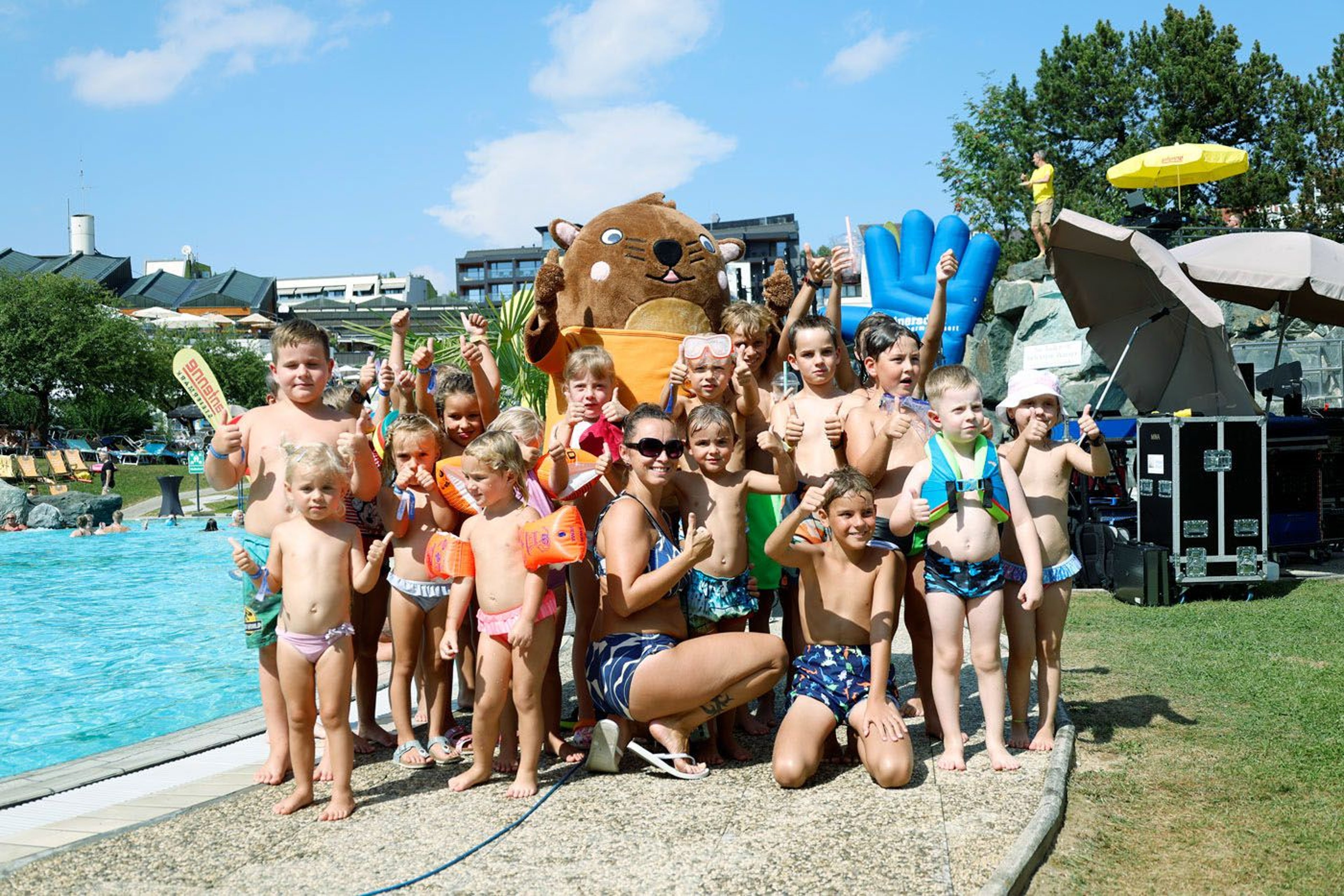 Otto with kids