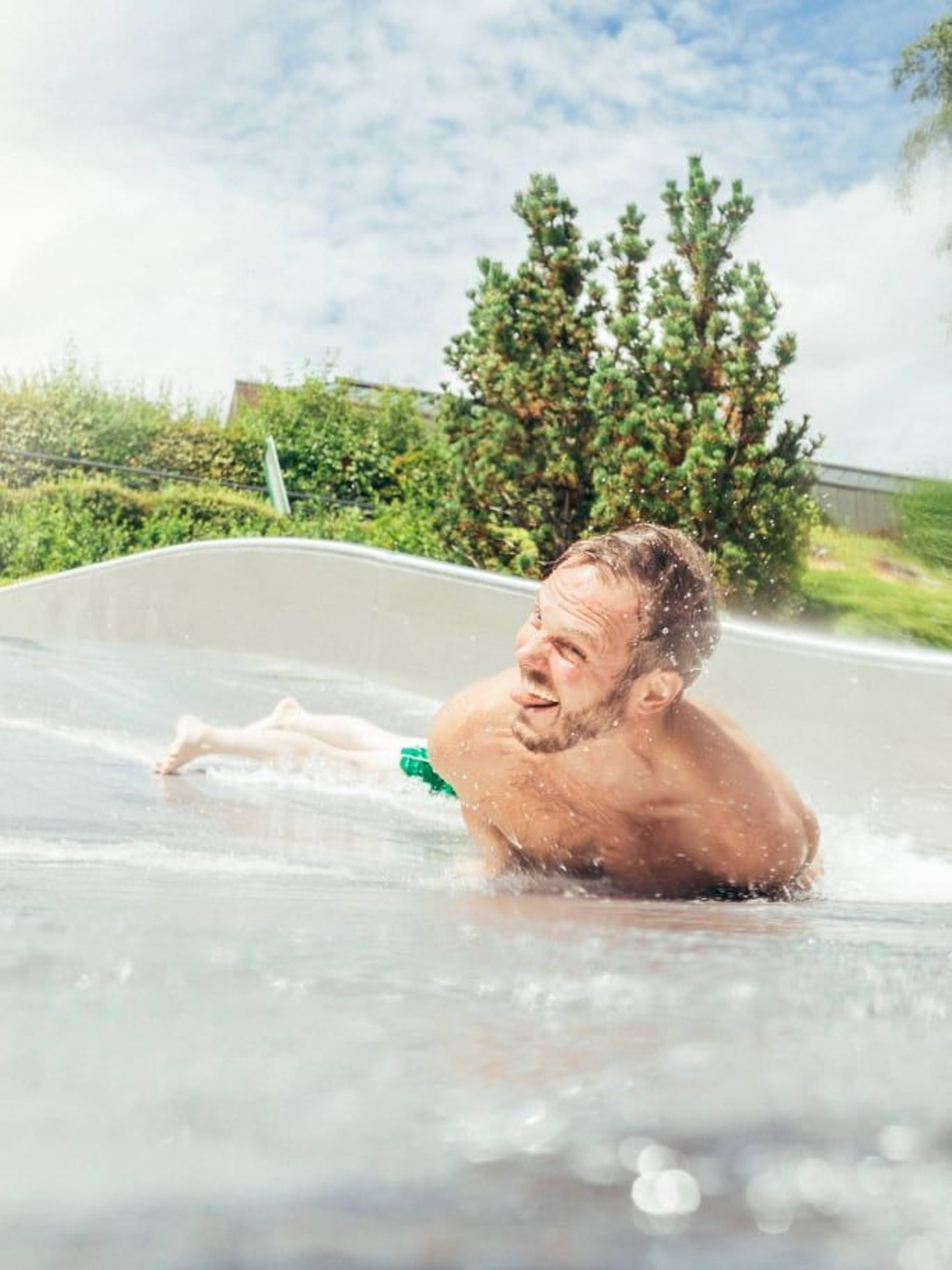 Breitenwellenrutsche im Outdoorbereich des Thermenressort Loipersdorf.