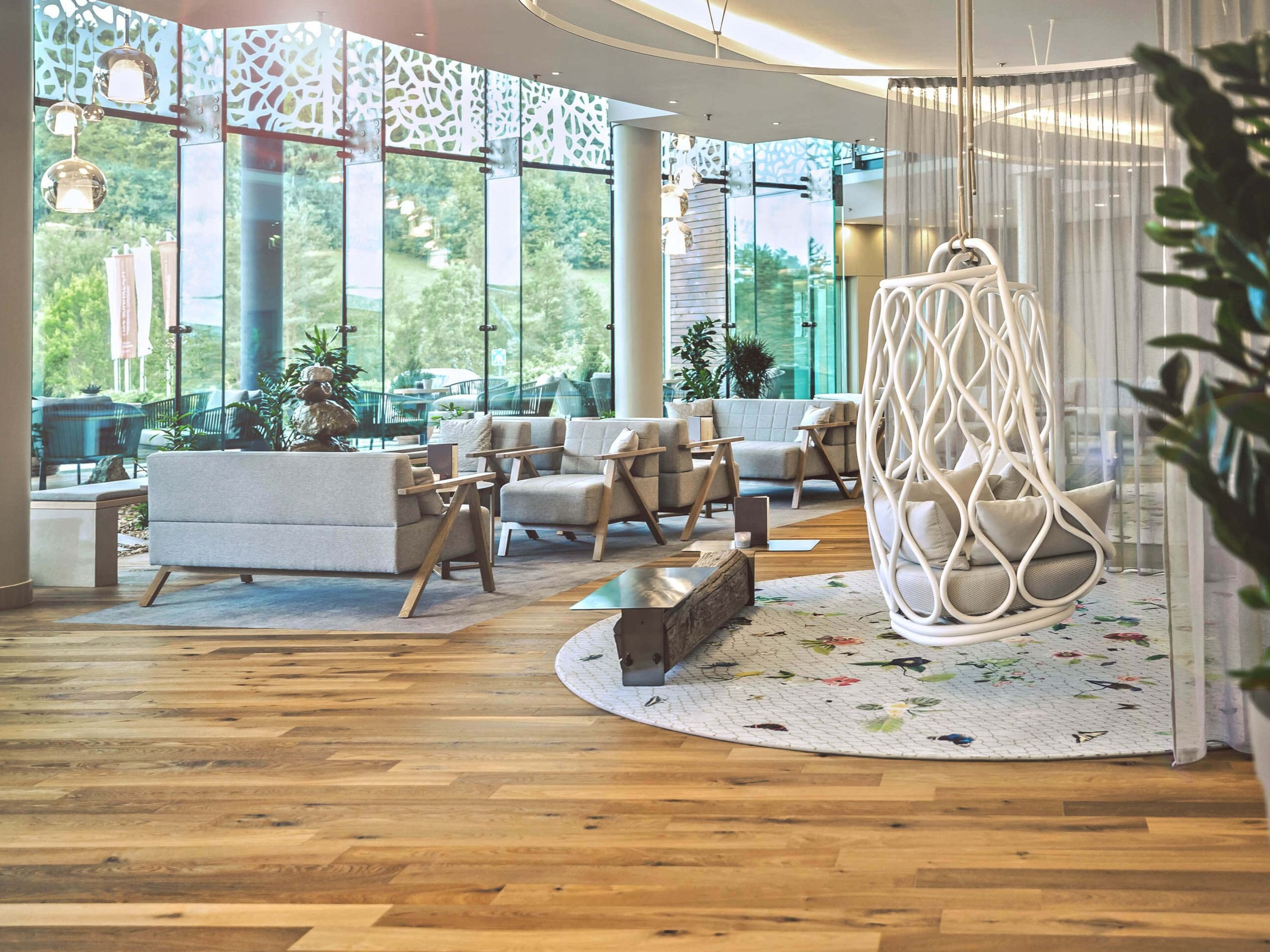 Hotellobby im Thermenhotel DAS SONNREICH in Bad Loipersdorf. 