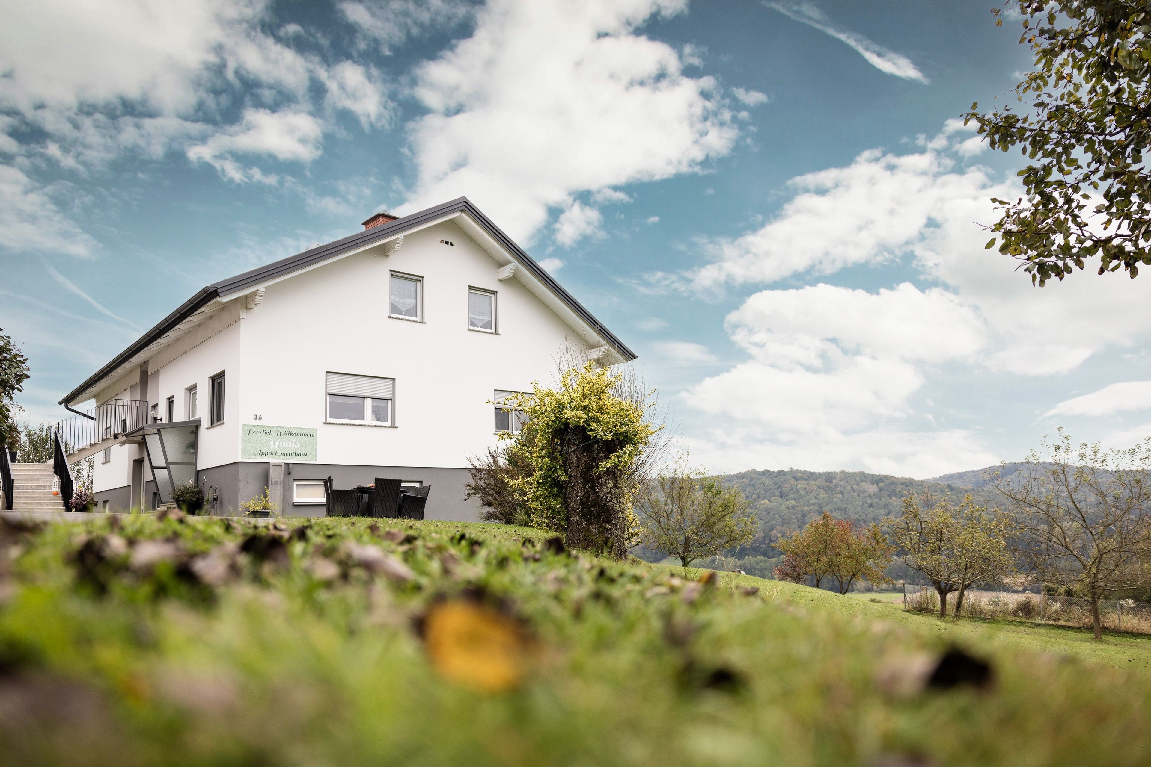 Blick auf Monis Appartementhaus.