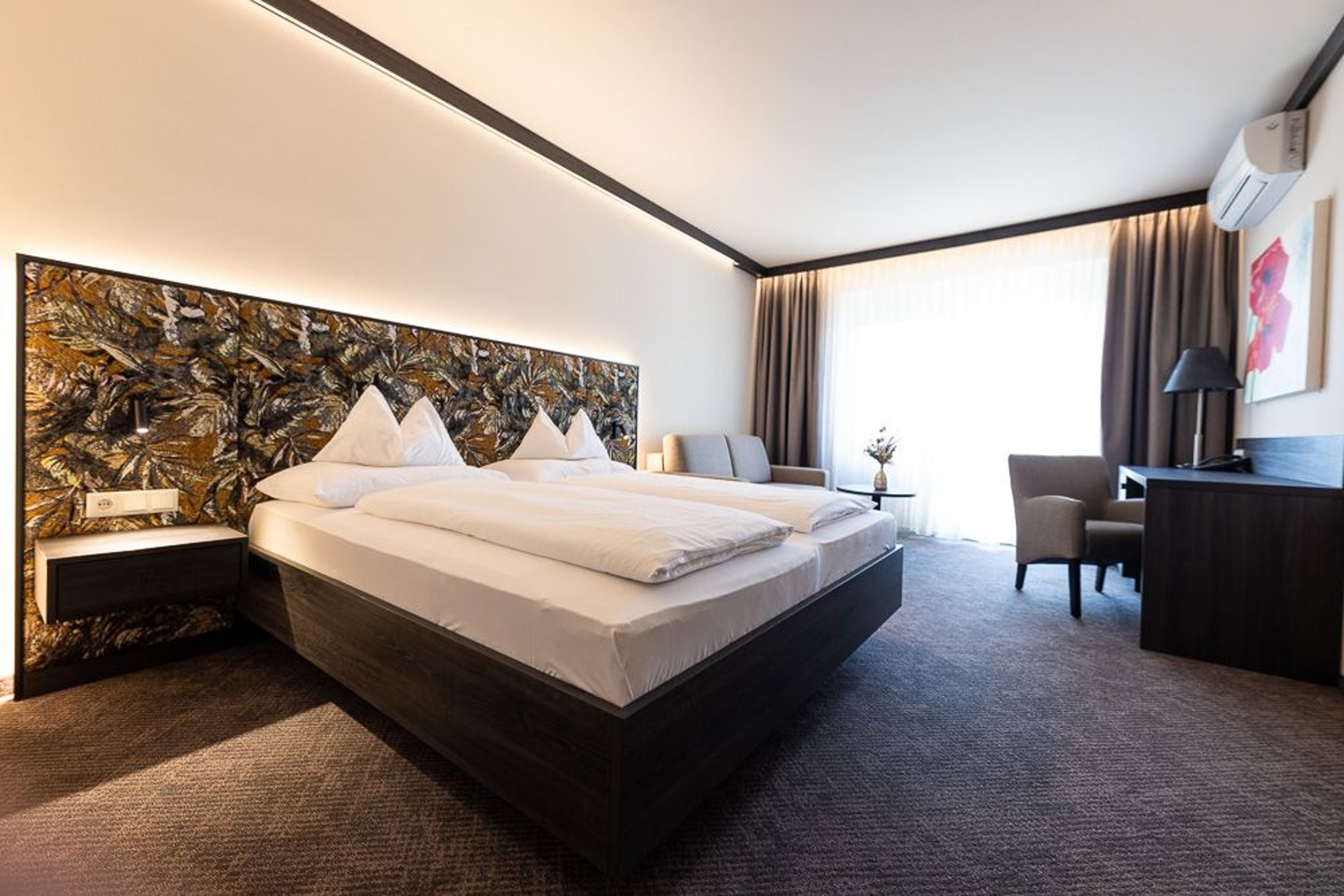 Doppelzimmer im Thermalhotel Leitner neben dem Thermenresort Loipersdorf.