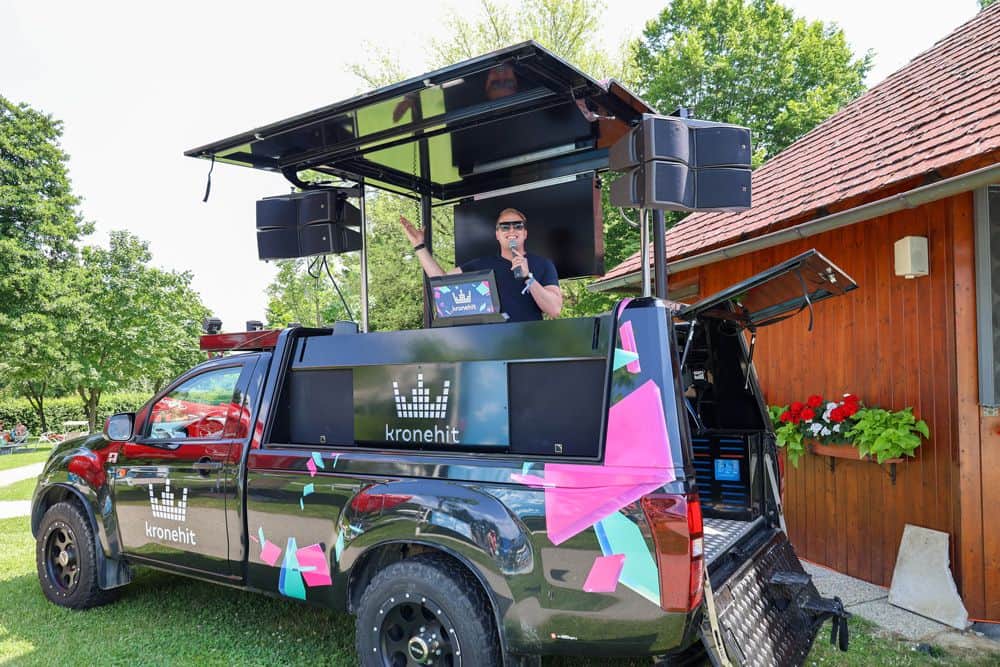 "Kronehit" radio station with good music