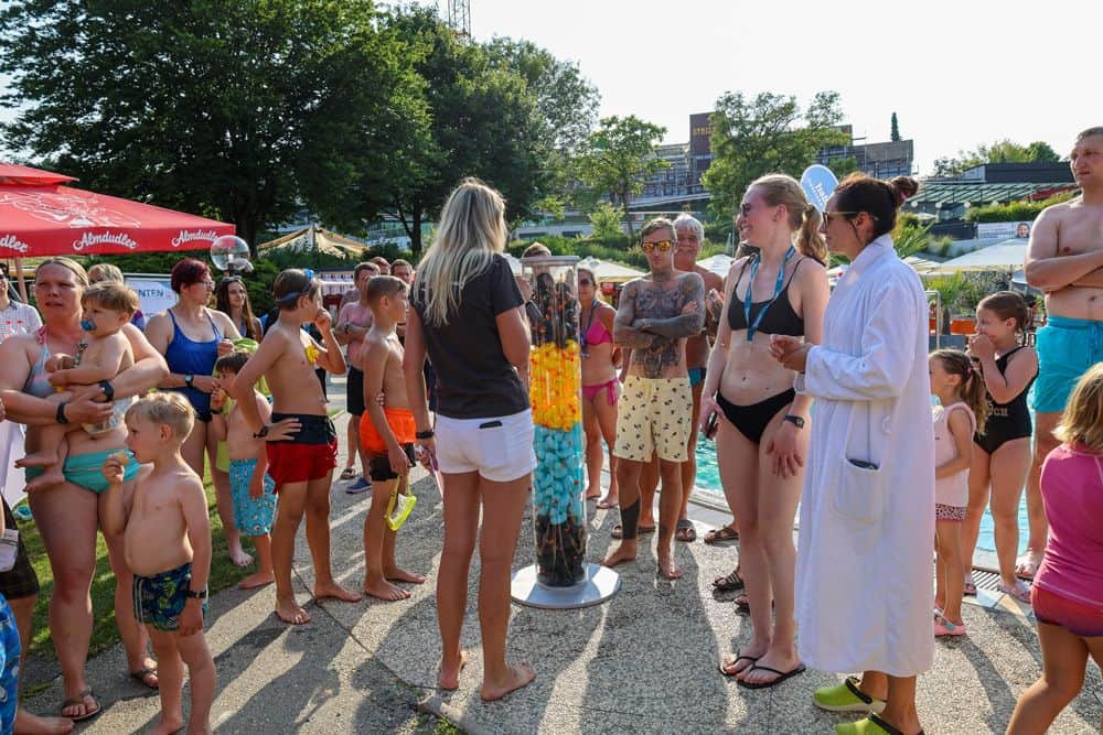 Squeaky duck guessing game