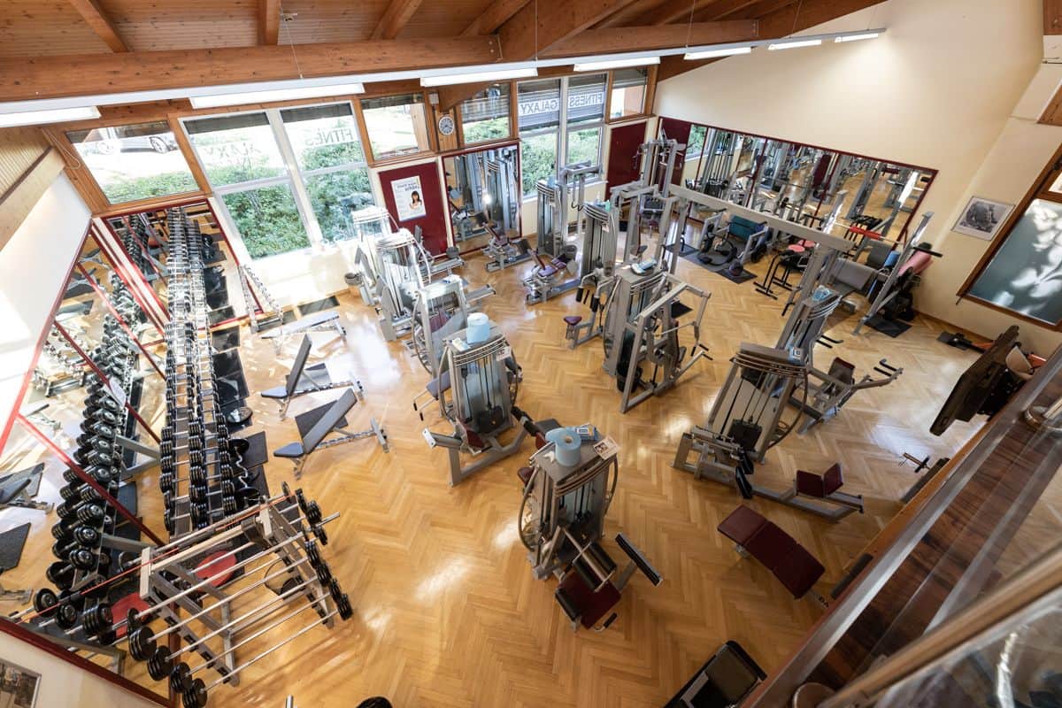 A generously equipped fitness studio