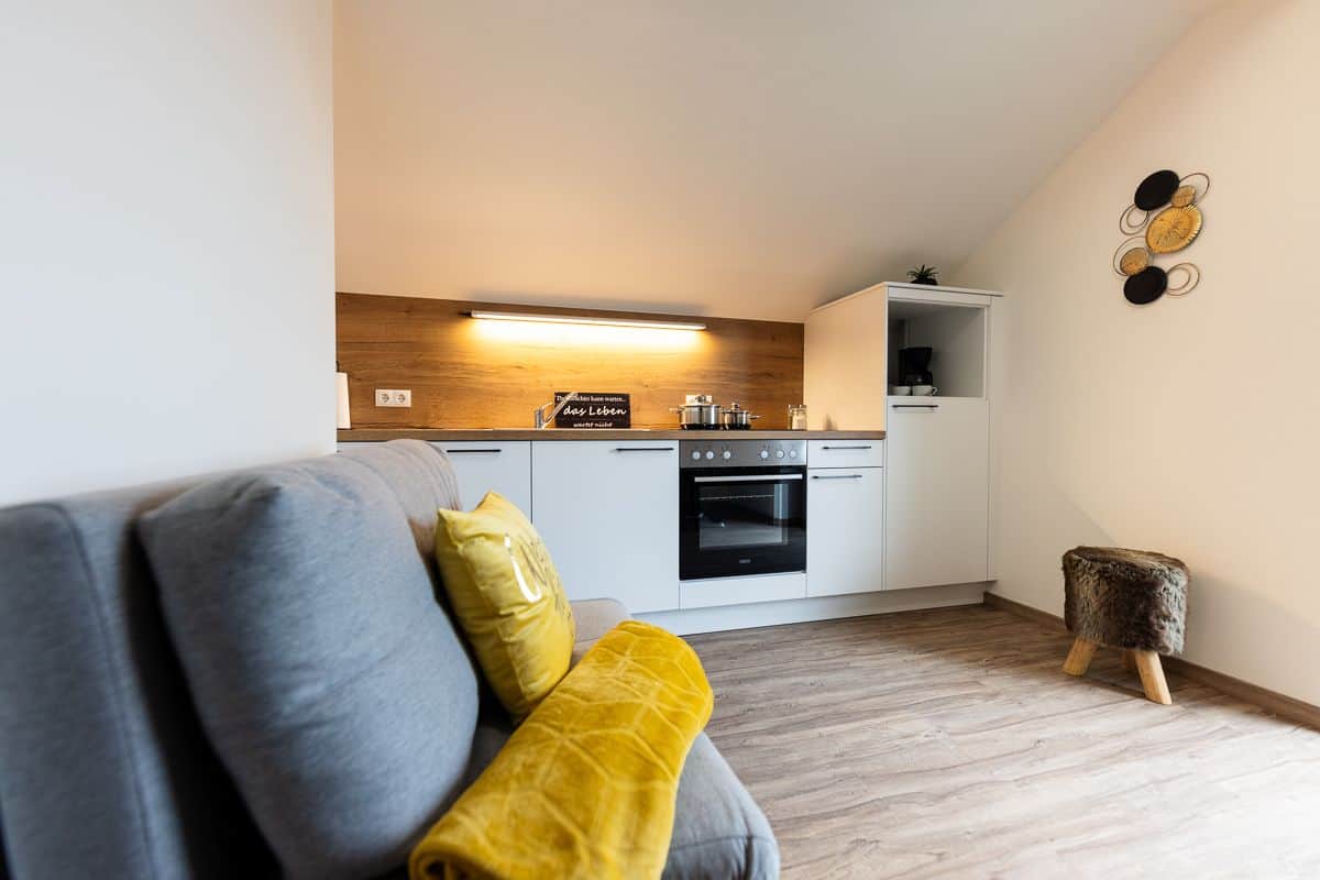 Wohnküche in Monis Appartementhaus.