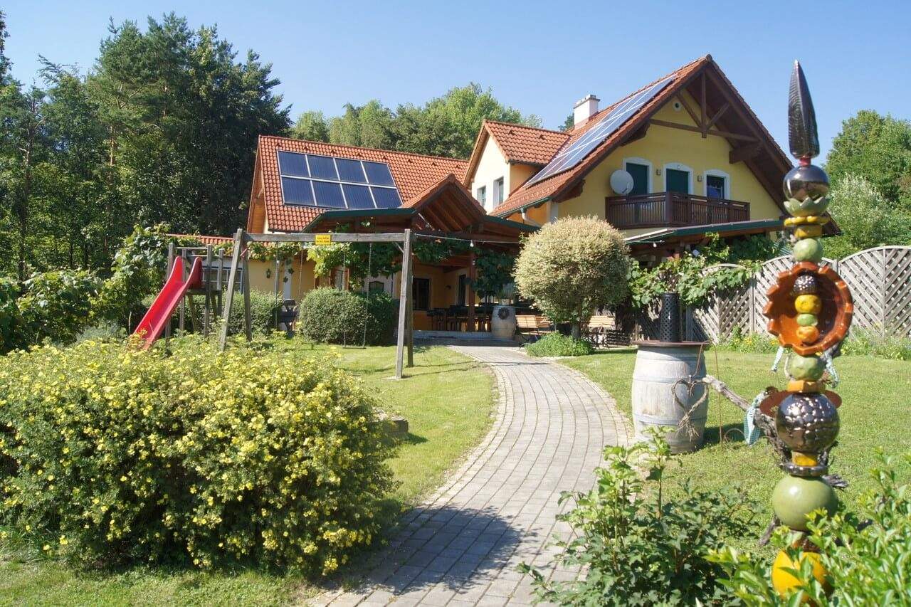 Rieglers Buschenschank von außen.