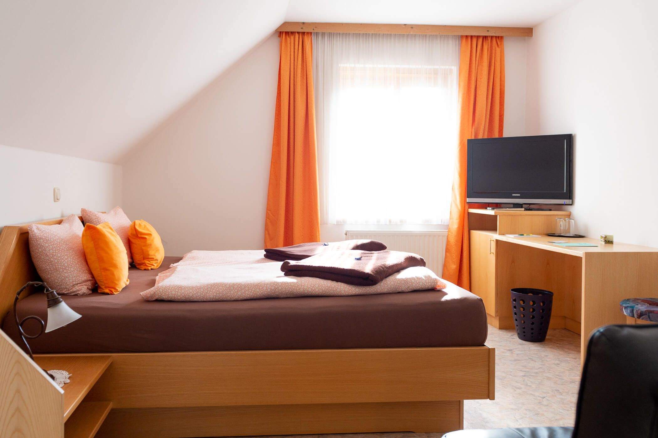 Ein Doppelzimmer im Gästehaus Nora.