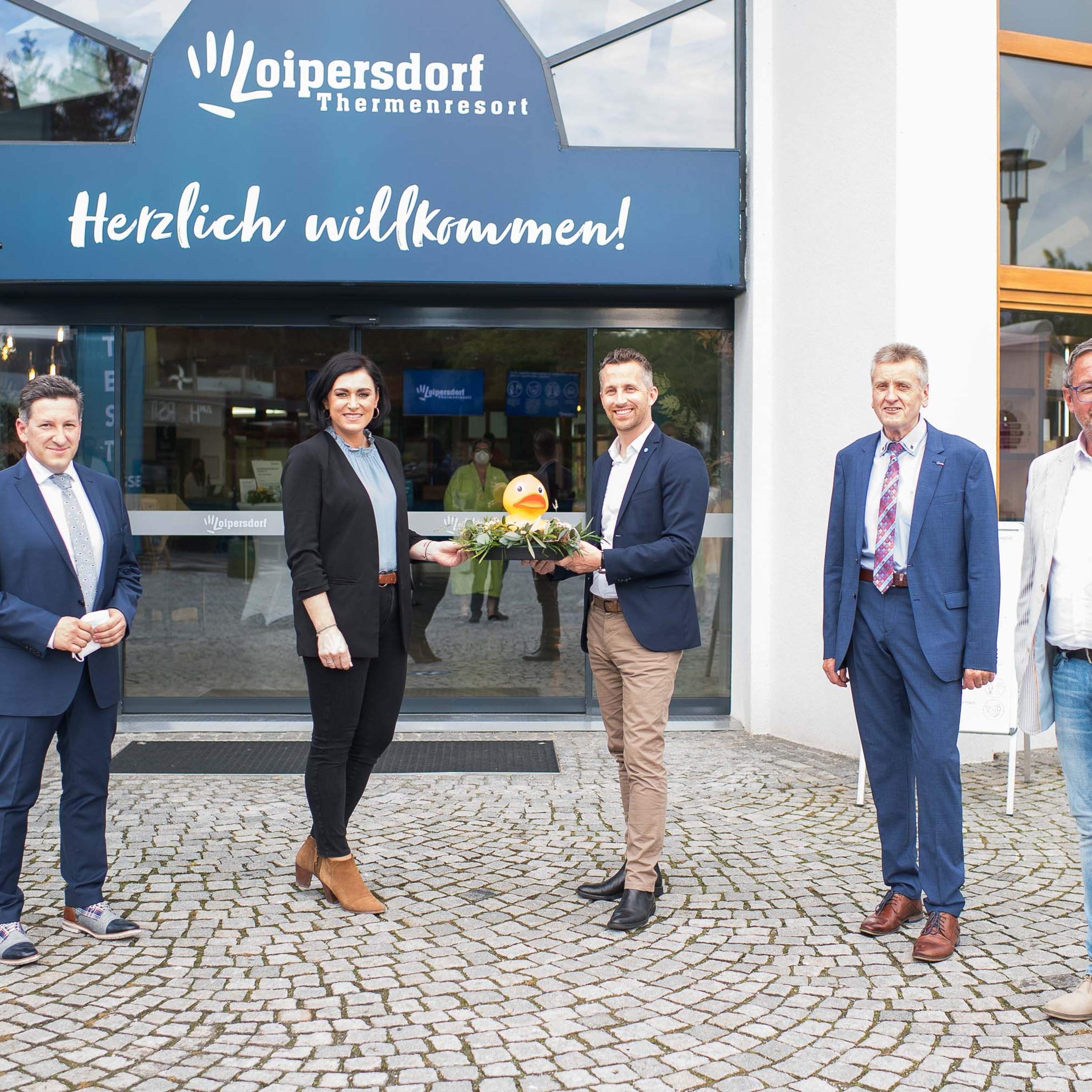 Tourism Minister Elisabeth Köstinger on a visit to the Loipersdorf thermal spa resort.