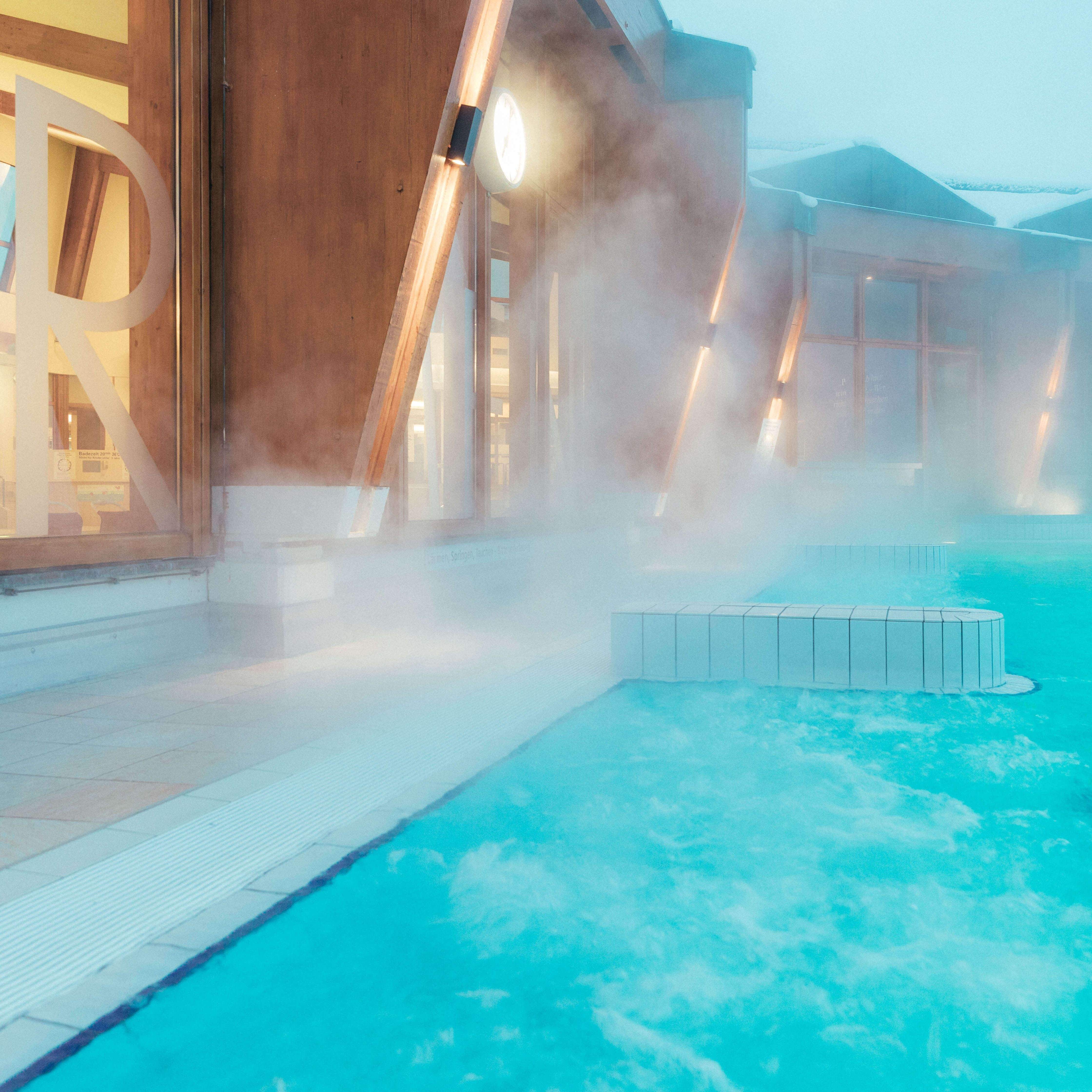 Sprudel im Thermenbad-Außenbecken im Thermenresort Loipersdorf.