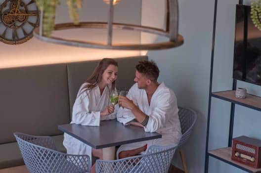 Enjoy refreshing drinks in the Kostbar