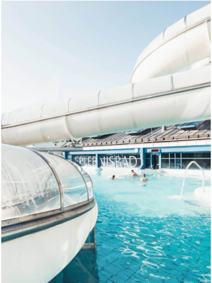 Ein Blick auf die Panorama-Wasserrutsche des Thermenresorts Loipersdorf.