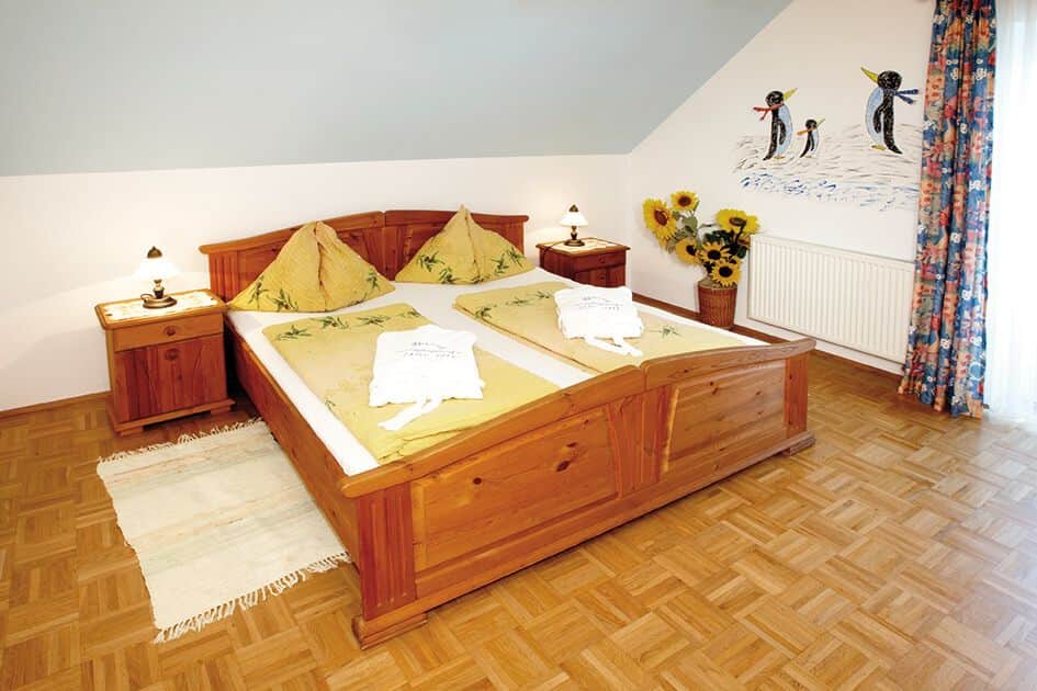 Ein Doppelzimmer im Gästehaus Butterfly.